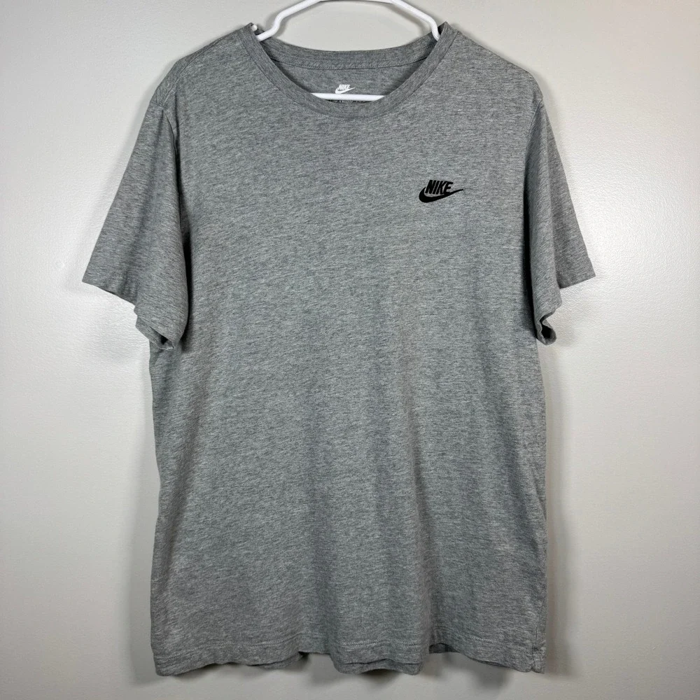 Nike Sportswear Club Tee Mens L Gray Black Futura Logo Classic Swoosh Minimalist
